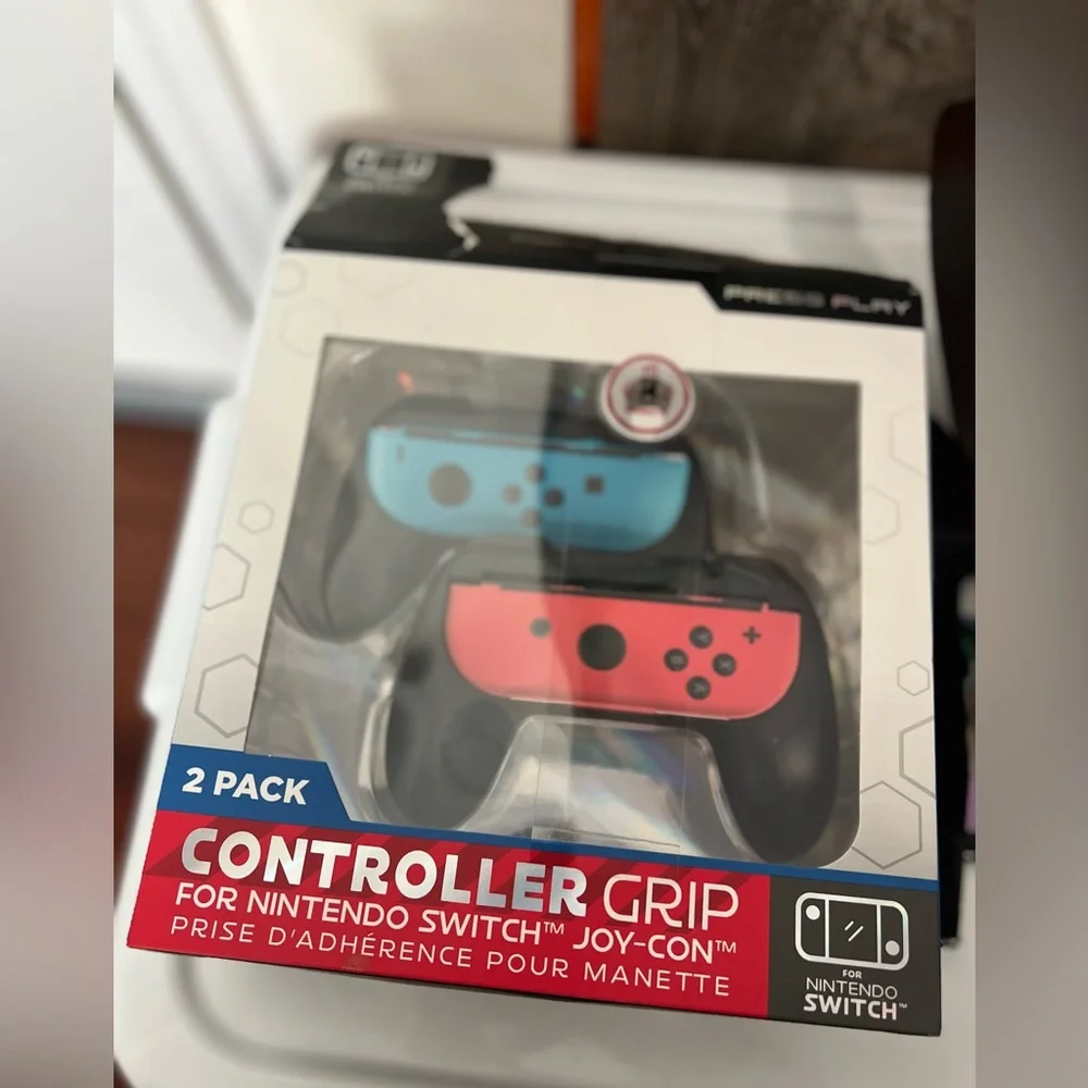 Nintendo Switch Joy-Con Controller Grip 2 Pack NIB